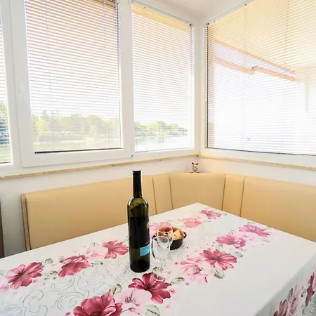 With Wifi Savudrija, Umag - 27171 Apartman